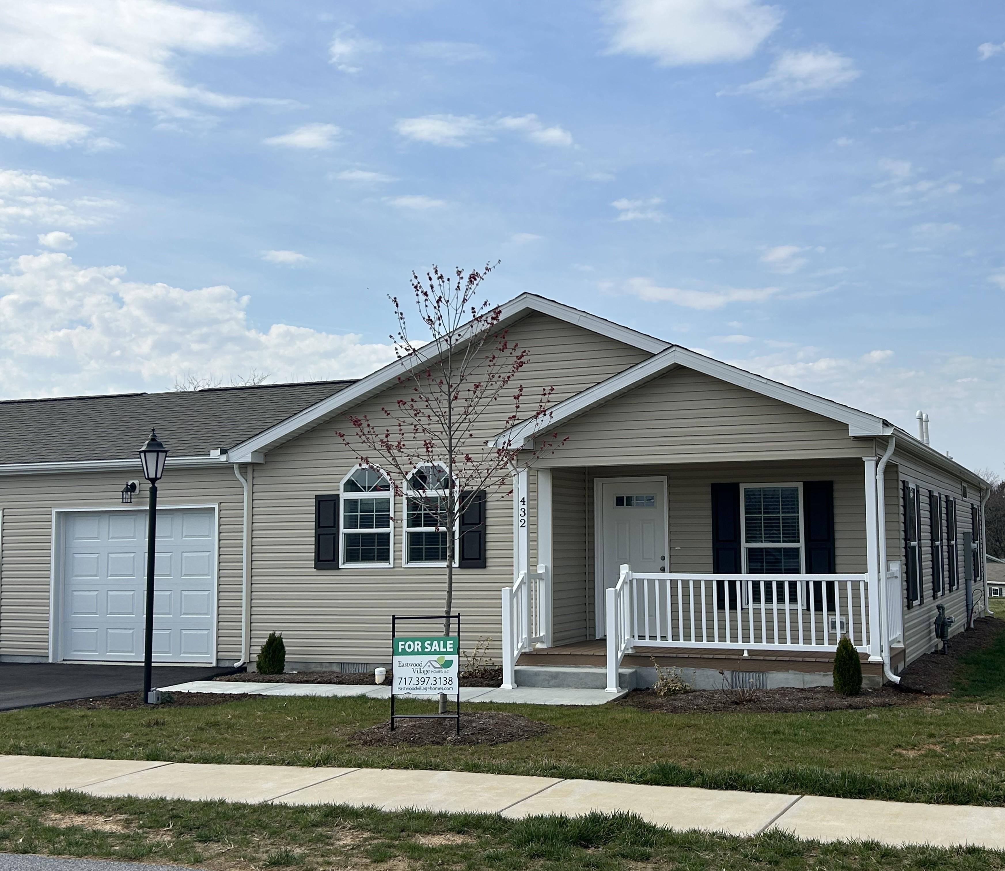 2025 LITITZ MODEL  3BR/2BTH ENERGY STAR HOME   $279,900  Offering 6 months lot rent incentive